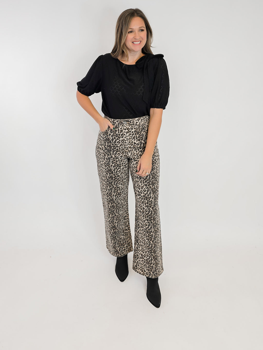 PUFF SLEEVE SOLID TOP - BLACK