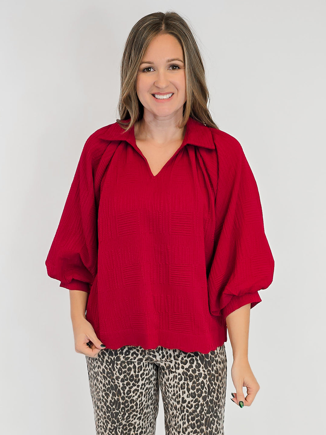 TEXTURED V-NECK COLLARED BLOUSE - CRIMSON