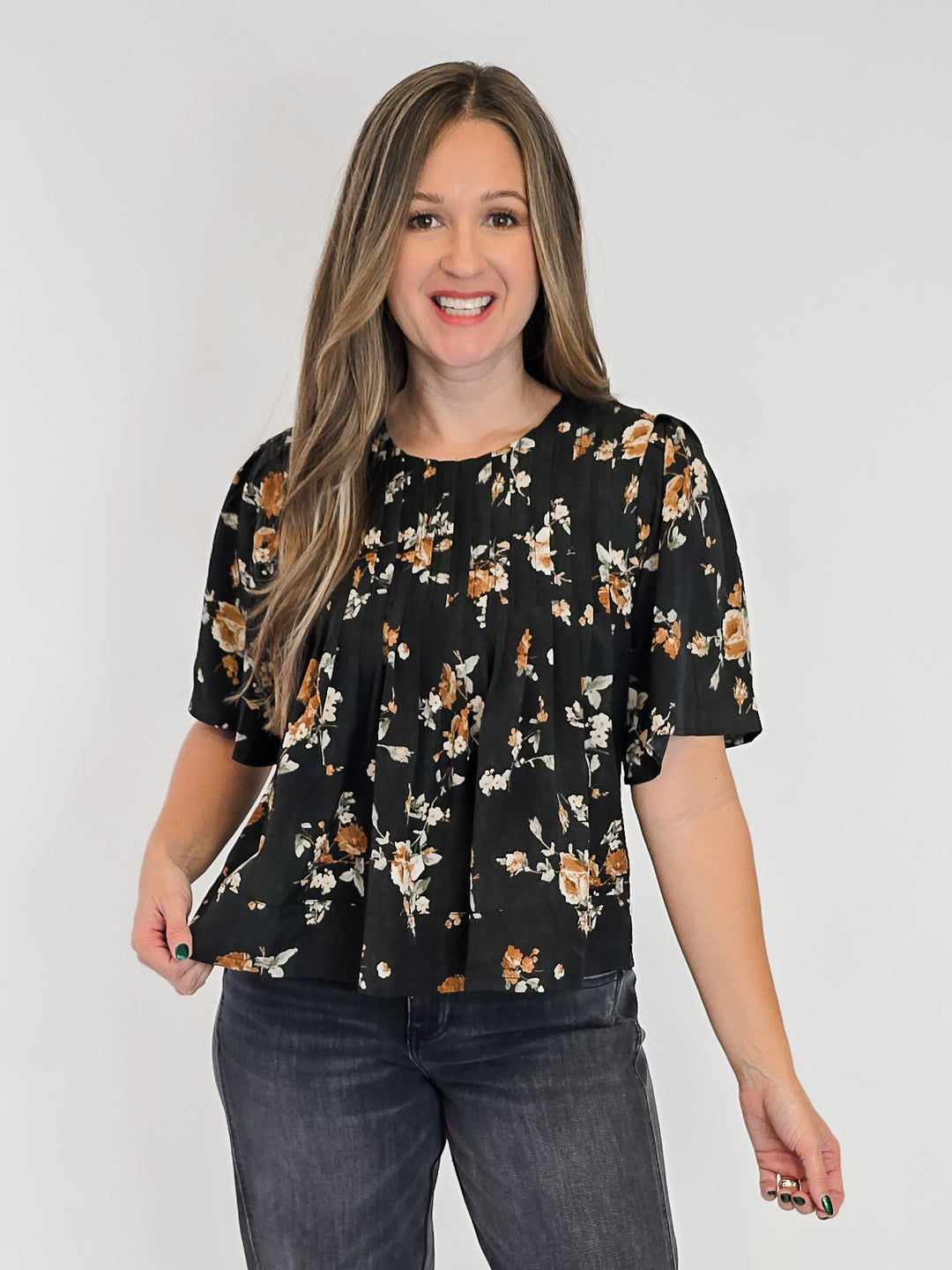 FLOWER PRINT PINTUCK DETAIL BLOUSE - BLACK