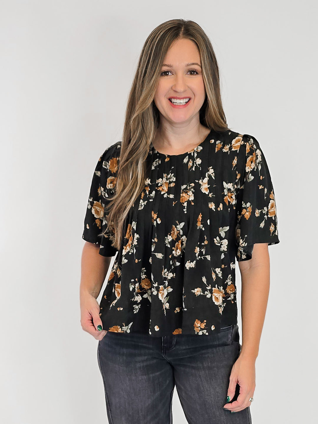FLOWER PRINT PINTUCK DETAIL BLOUSE - BLACK