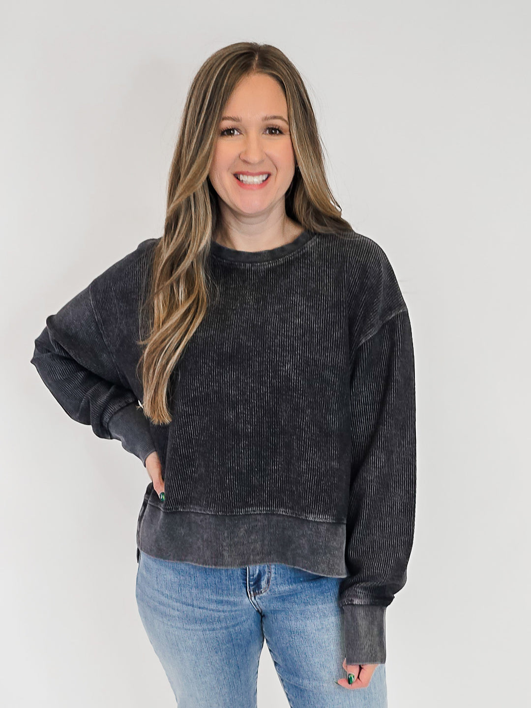 CORDED CROPPED SIDE SLIT CREW NECK PULLOVER - WASHED BLACK