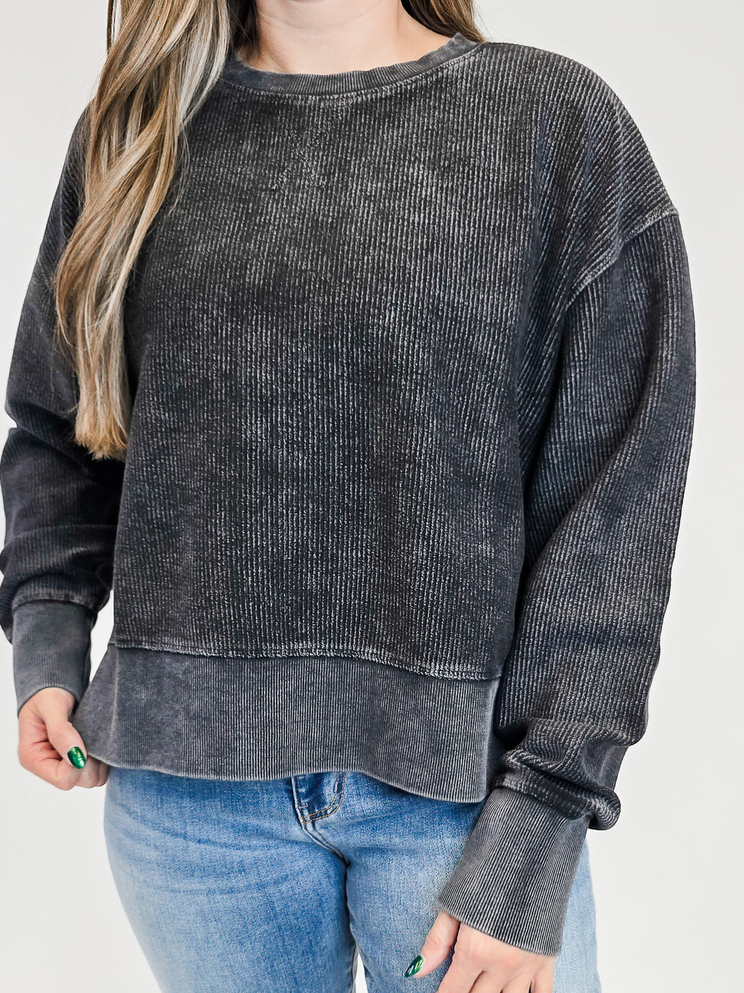 CORDED CROPPED SIDE SLIT CREW NECK PULLOVER - WASHED BLACK
