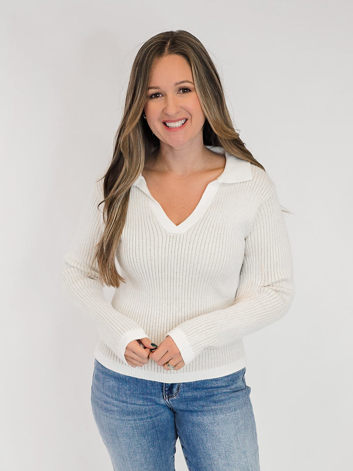 RIBBED V-NECK KNIT SWEATER - CREAM