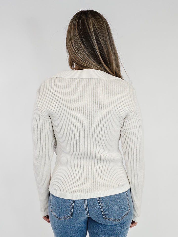 RIBBED V-NECK KNIT SWEATER - CREAM