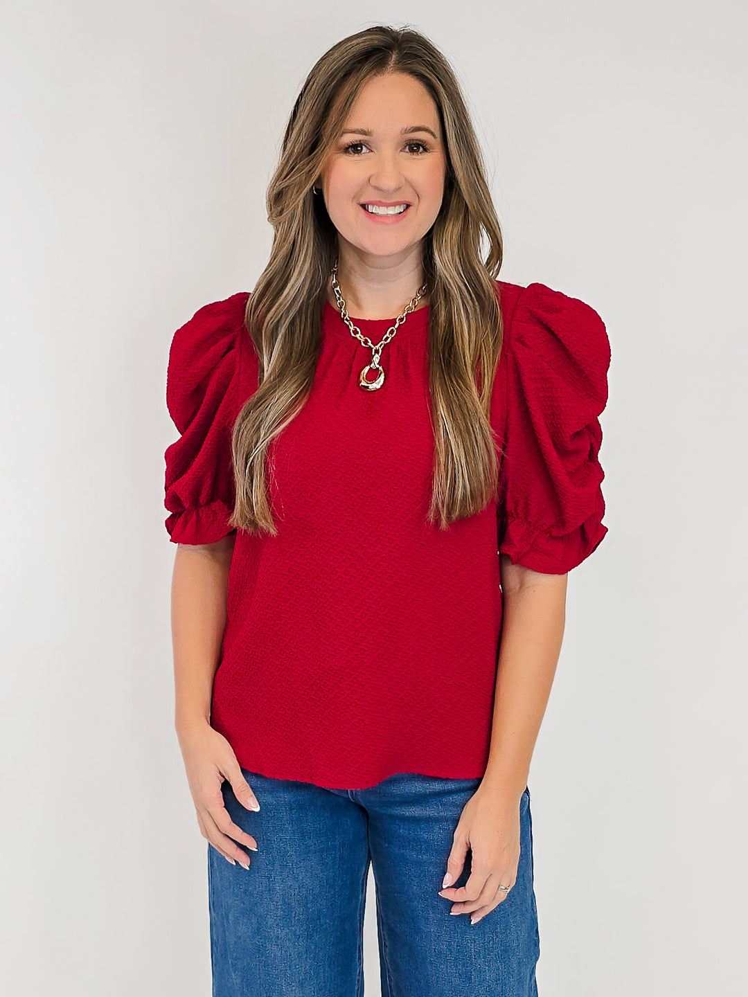 RUCHED PUFF SLEEVE TEXTURED KNIT TOP - RED