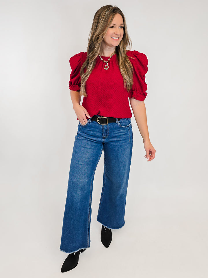 RUCHED PUFF SLEEVE TEXTURED KNIT TOP - RED