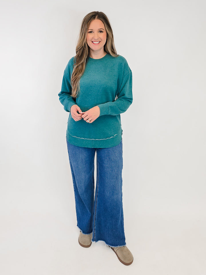 ROYCE LONG SLEEVE ROUNDED HI/LO HEM PULLOVER - EMERALD