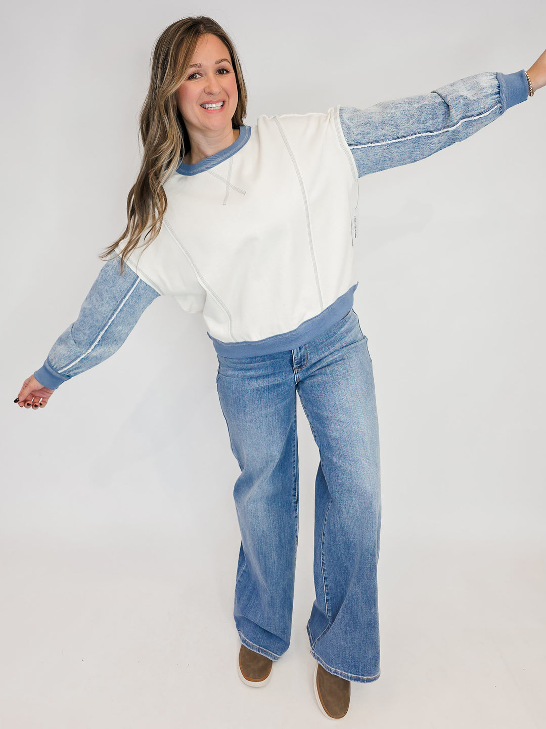 MIX MEDIA DENIM SLEEVE KNIT TOP - CREAM