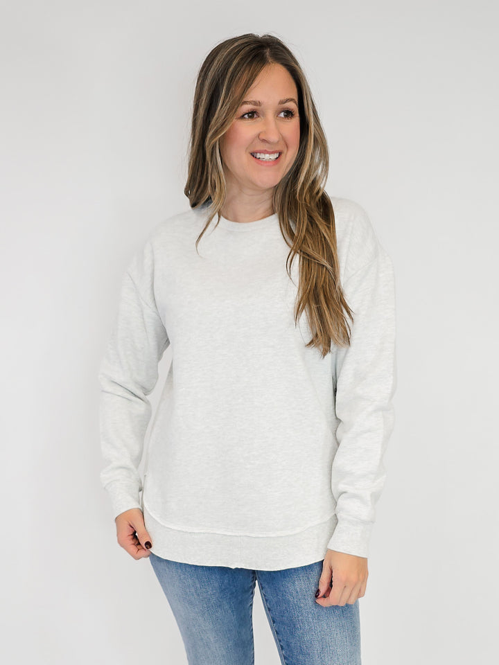 ROYCE LONG SLEEVE ROUNDED HI/LO HEM PULLOVER - OATMEAL