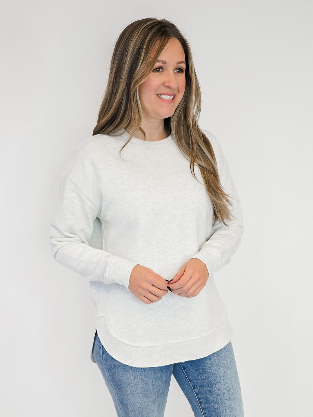 ROYCE LONG SLEEVE ROUNDED HI/LO HEM PULLOVER - OATMEAL