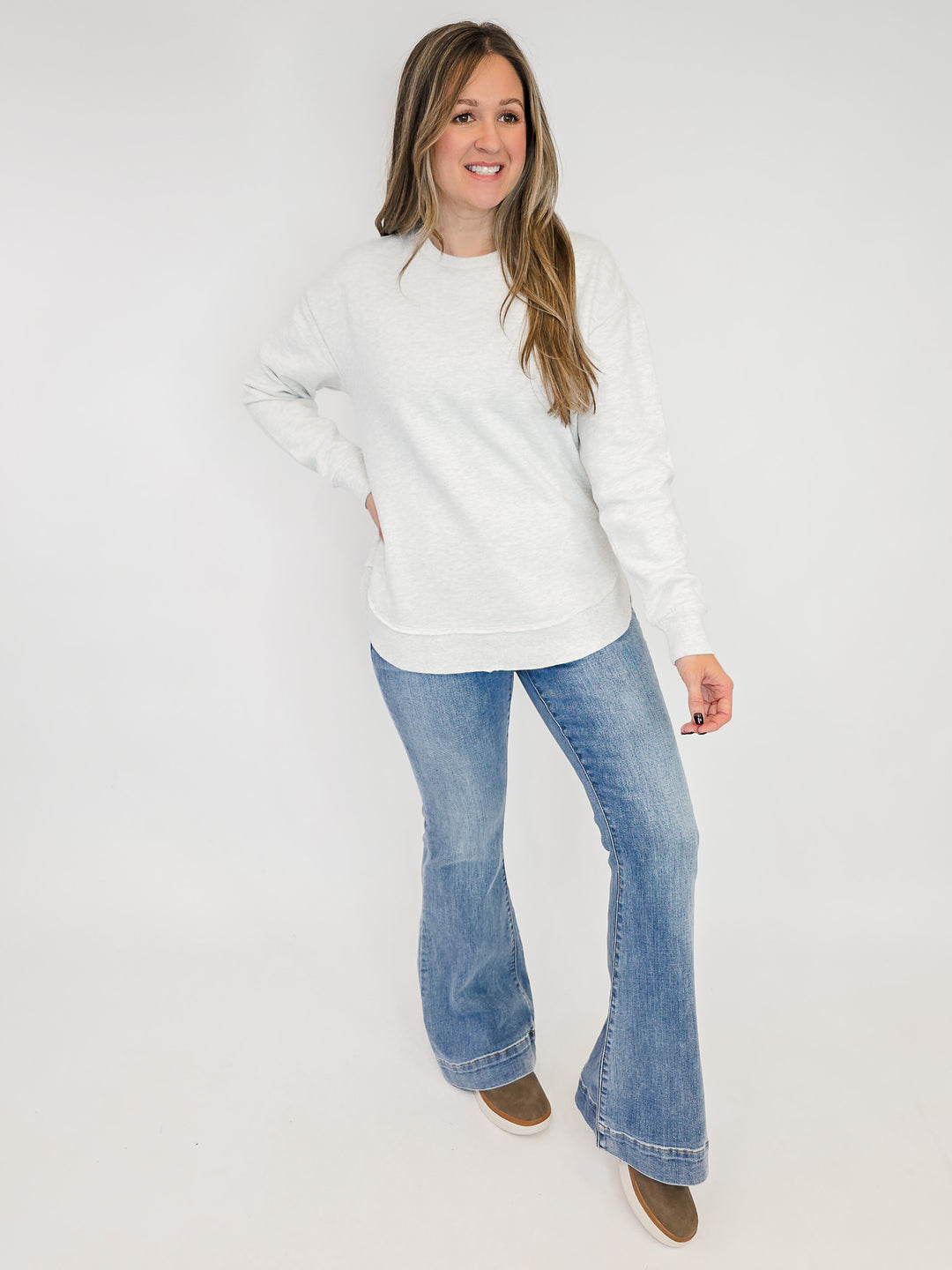 ROYCE LONG SLEEVE ROUNDED HI/LO HEM PULLOVER - OATMEAL