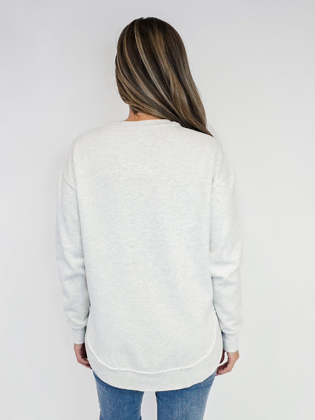 ROYCE LONG SLEEVE ROUNDED HI/LO HEM PULLOVER - OATMEAL