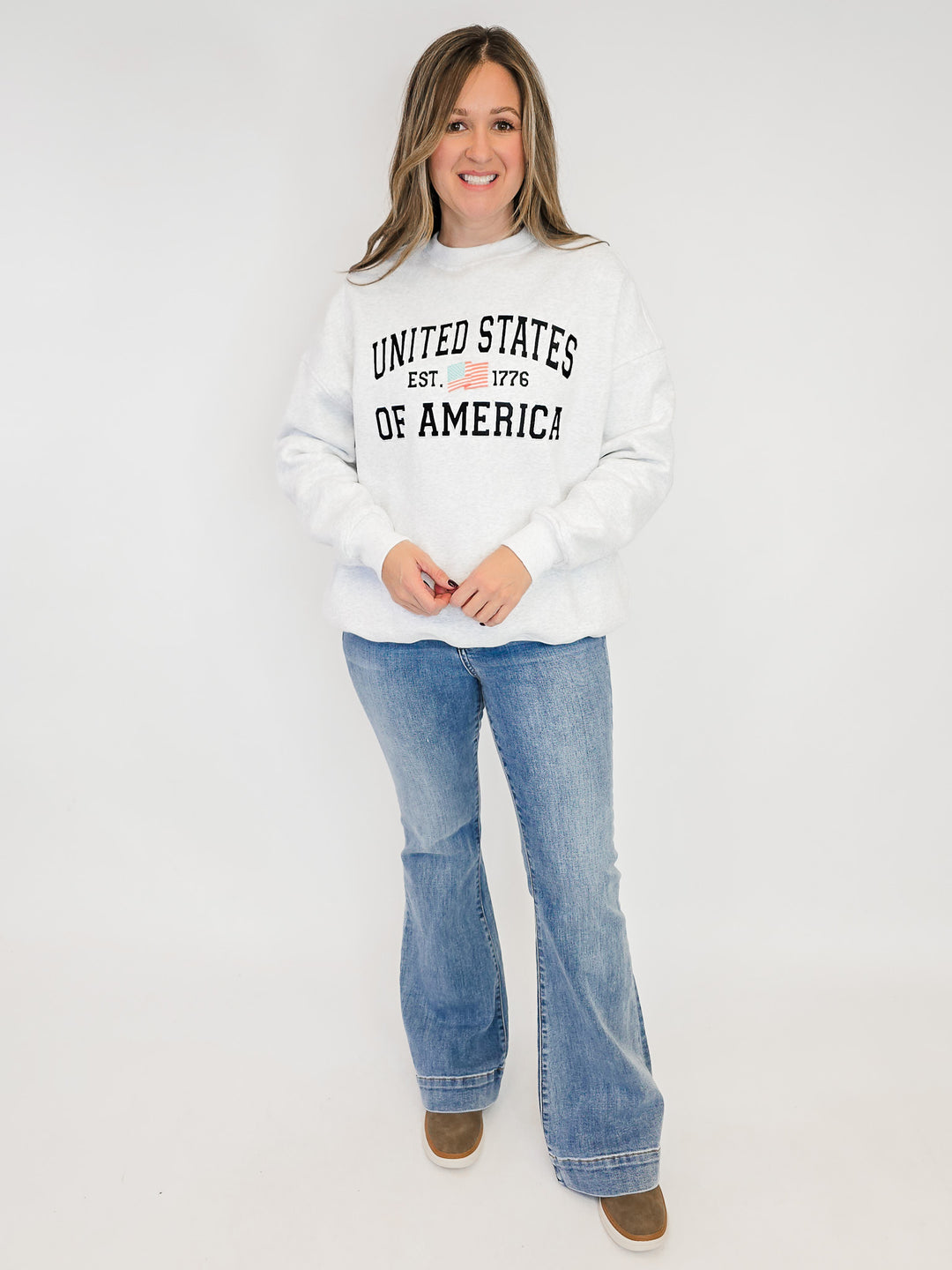 EMBROIDERED UNITED STATES OF AMERICA SWEATSHIRT - PEARL GREY