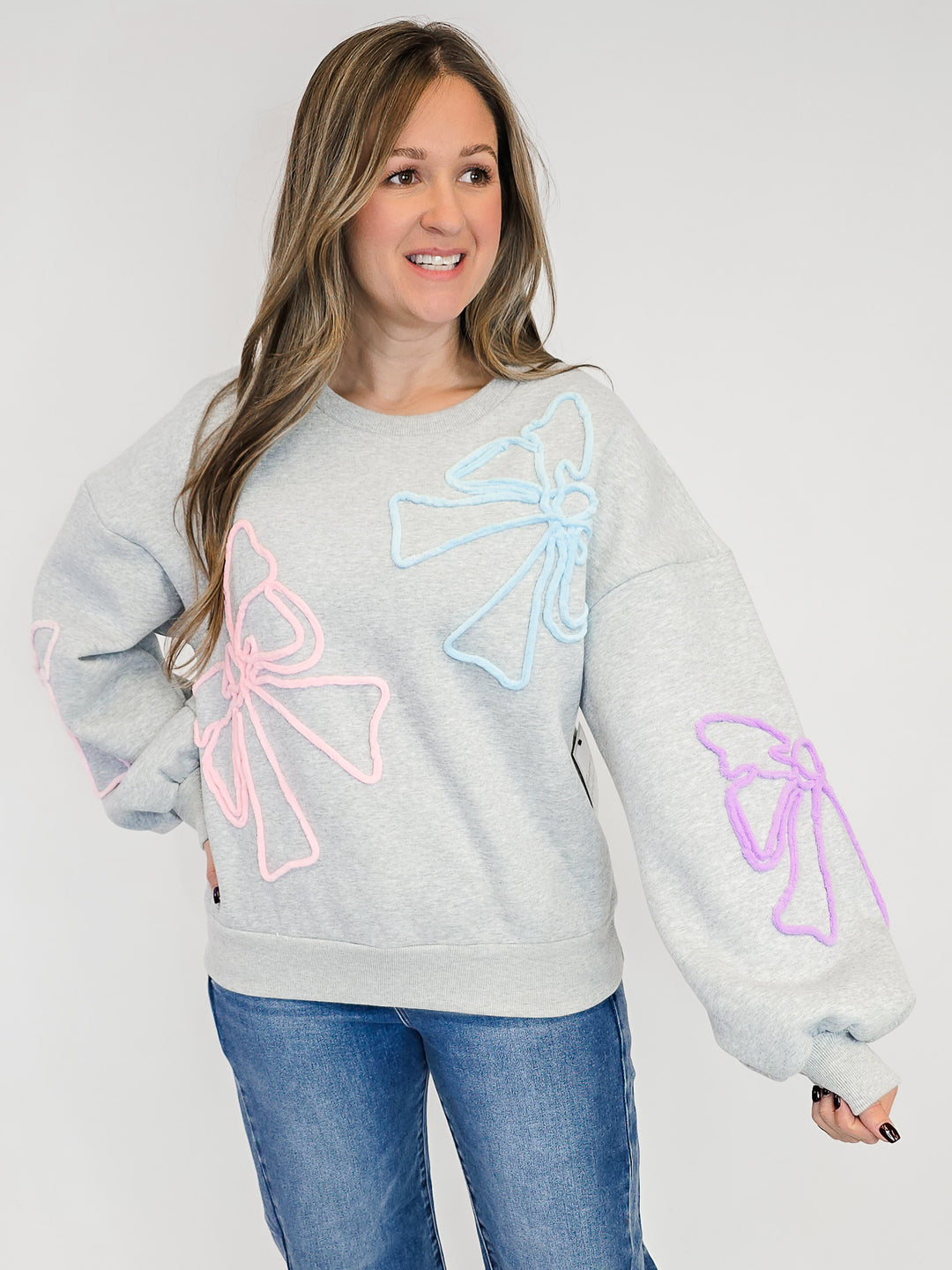 3-D YARN COLORFUL BOWS SWEATSHIRT - GREY