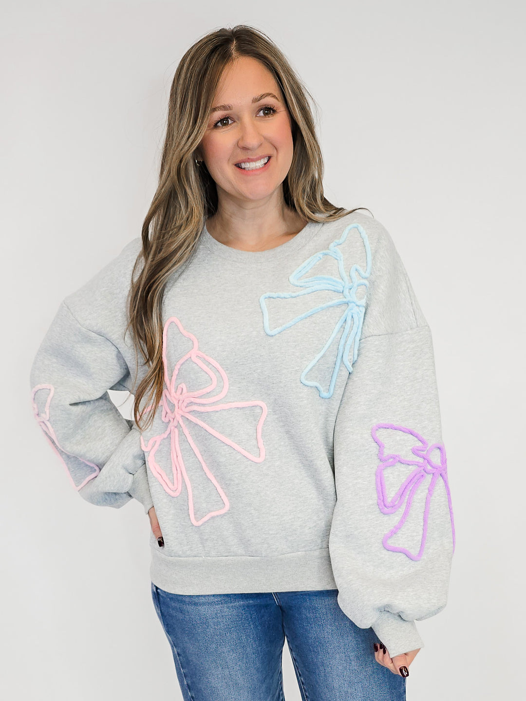 3-D YARN COLORFUL BOWS SWEATSHIRT - GREY