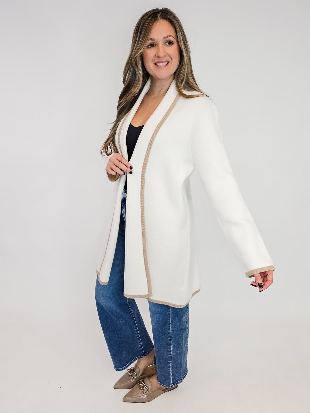 HEAVY KNIT CARDIGAN W/BLACK HEM STRIPE - CREAM