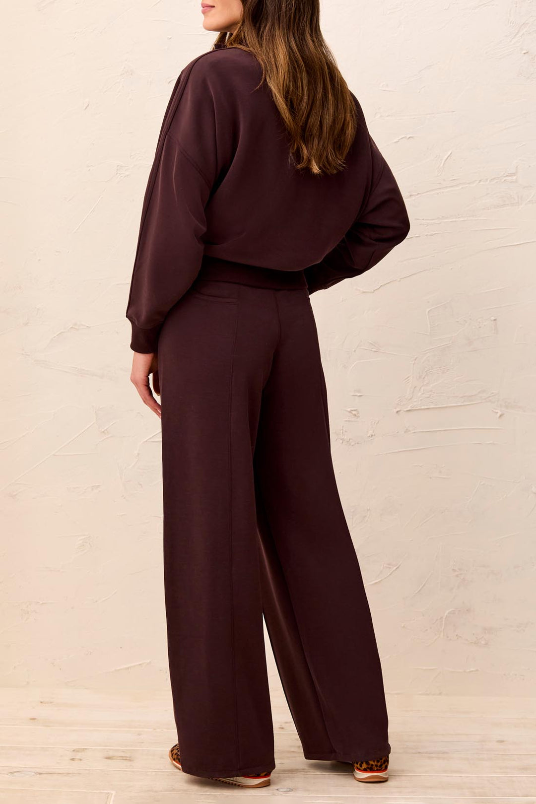 WIDE LEG PANT WITH PINTUCKS AND BACK POCKETS - SADDLE BROWN