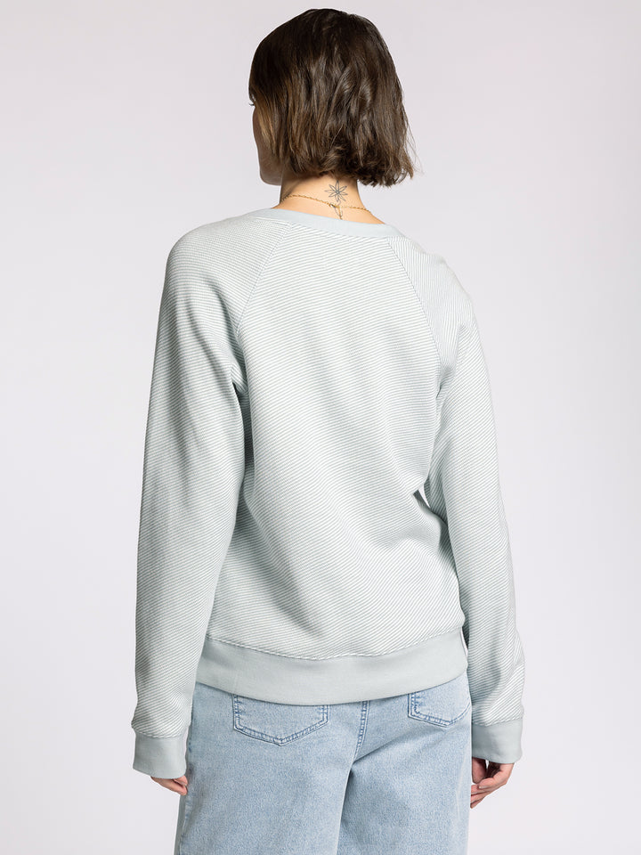 LONG SLEEVE V-NECK CLAIRE SWEATSHIRT - DUSTY MINT