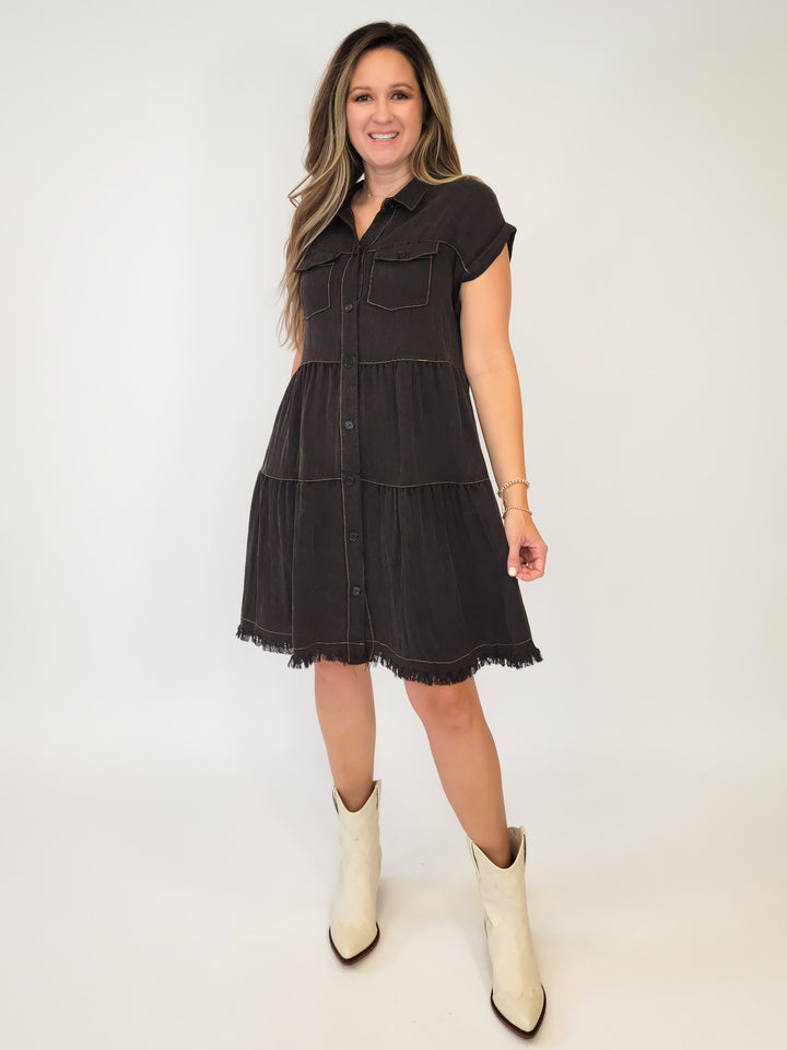 WASHED BUTTON DOWN TIERED DRESS W/ FRAYED HEM - BLACK