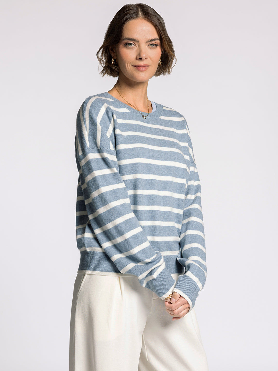ROUND NECK STRIPED PRESTON SWEATER - DUSTY BLUE/IVORY