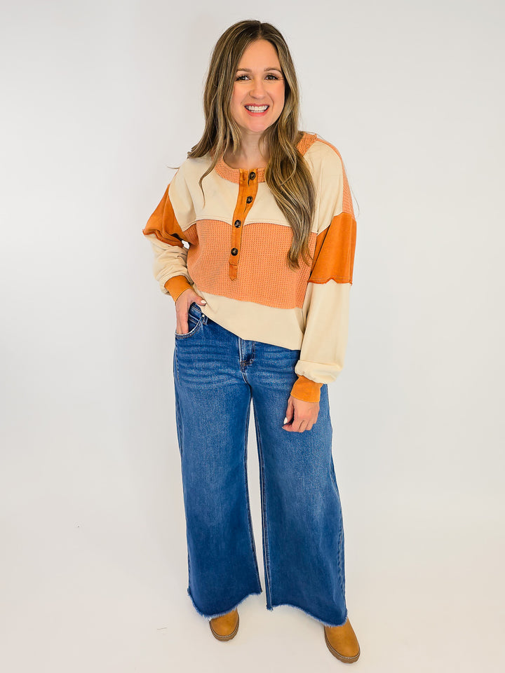 LONG SLEEVE COLOR BLOCK MINERAL WASHED TOP - RUST KHAKI