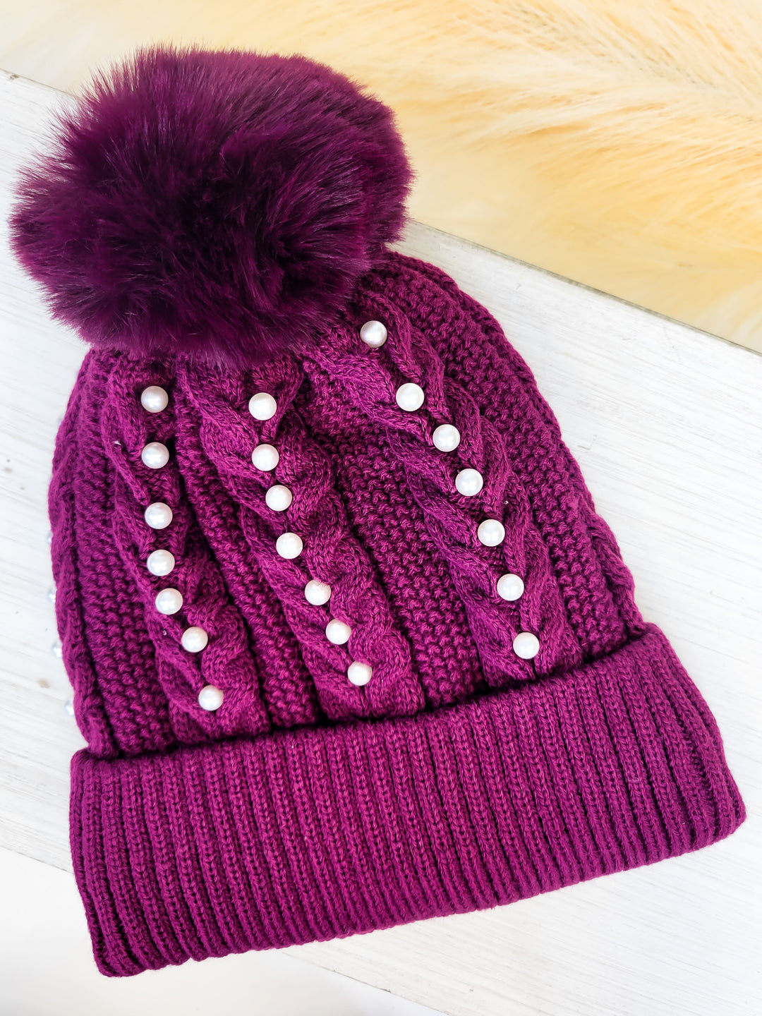 FUR LINING CABLE KNIT HAT W/PEARLS - PLUM