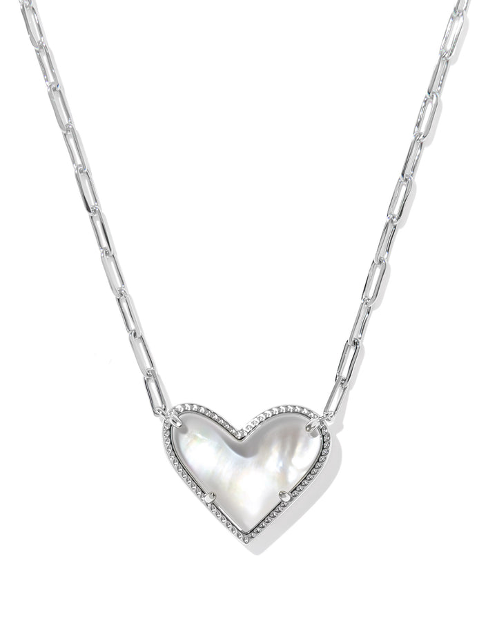 KENDRA SCOTT ARI HEART SHORT PENDANT NECKLACE - SILVER IVORY MOP
