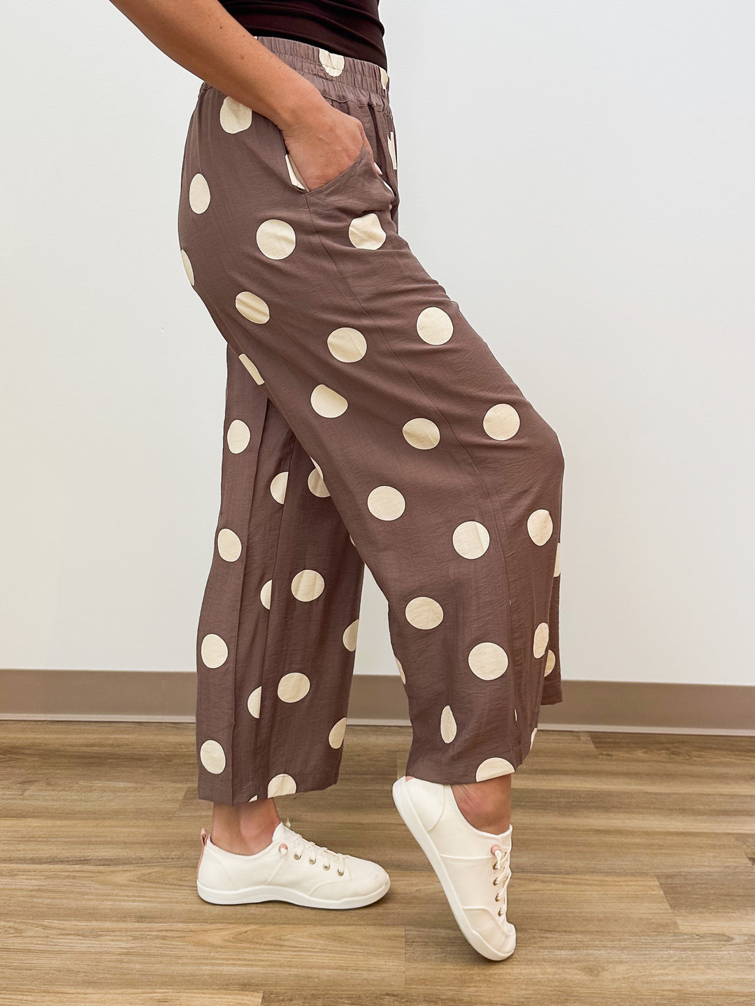 POLKA DOT WIDE LEG CROP PANTS - MOCHA