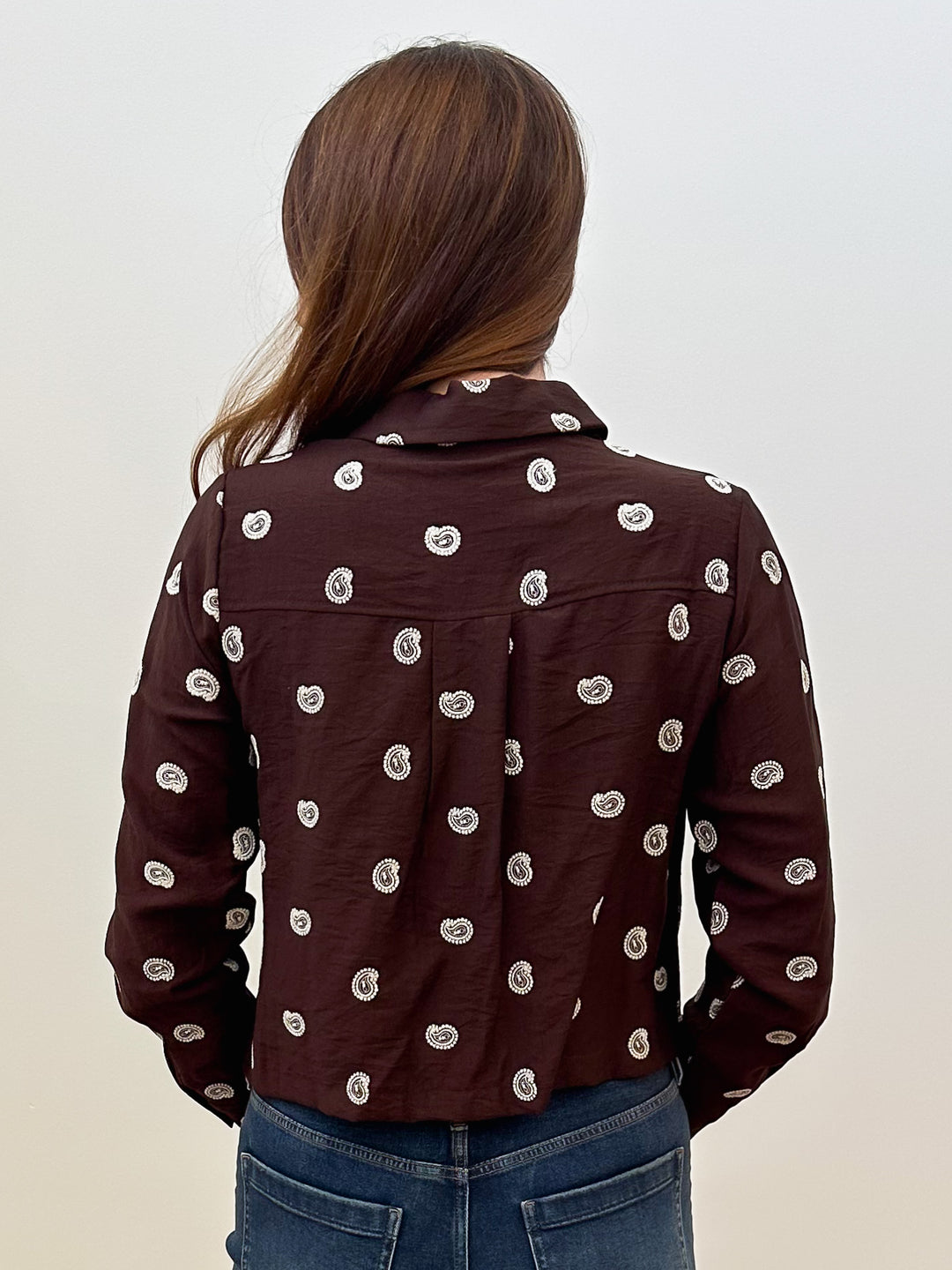 EMBROIDERED PAISLEY CROPPED BUTTON DOWN BLOUSE - ESPRESSO