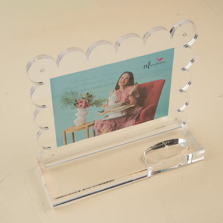 SCALLOPED ACRYLIC FRAME