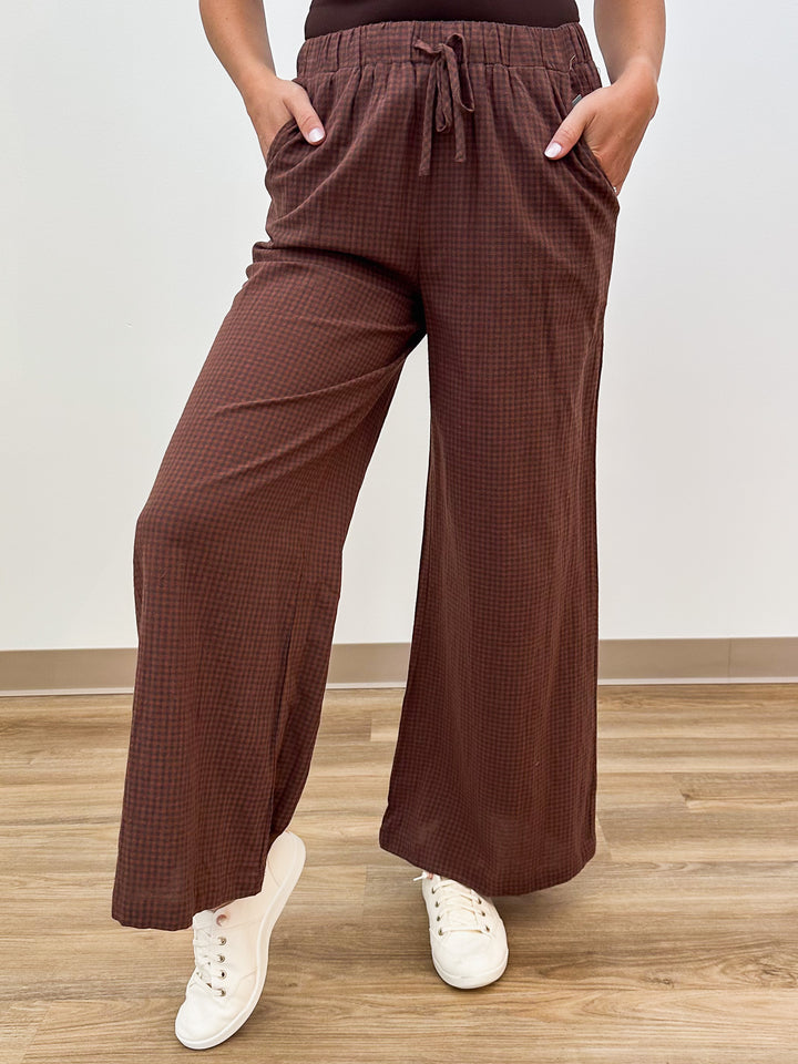 SUBTLE GINGHAM WIDE LEG PANTS - RUST