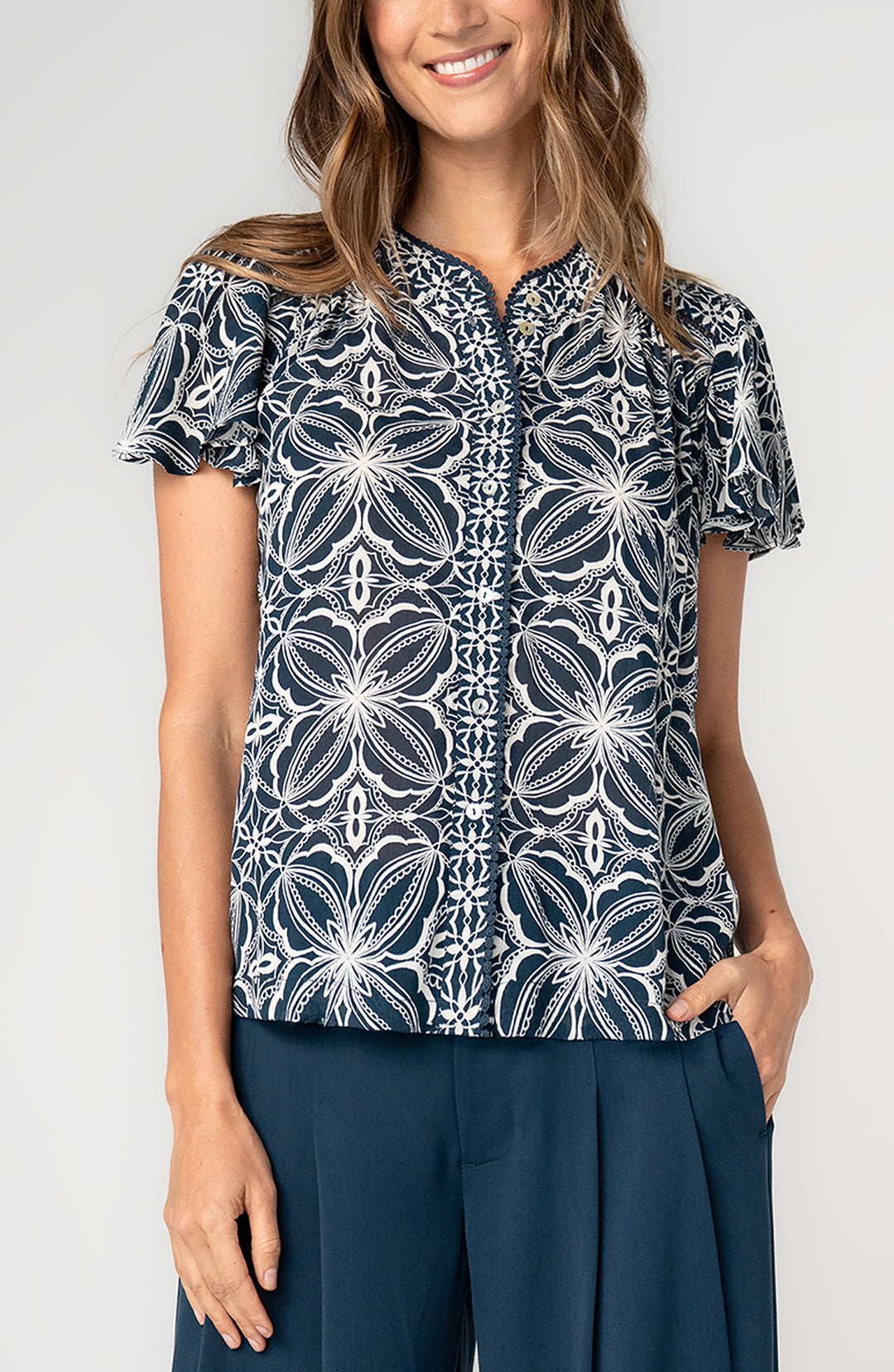 FLUTTER SLEEVE MIX PRINT BUTTON FRONT TOP - BLUE/CREAM