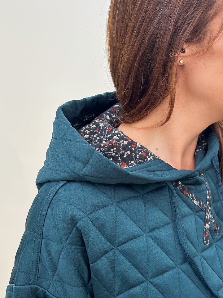 QUILTED HOODIE CONTRAST FLORAL PULLOVER  - DARK TEAL