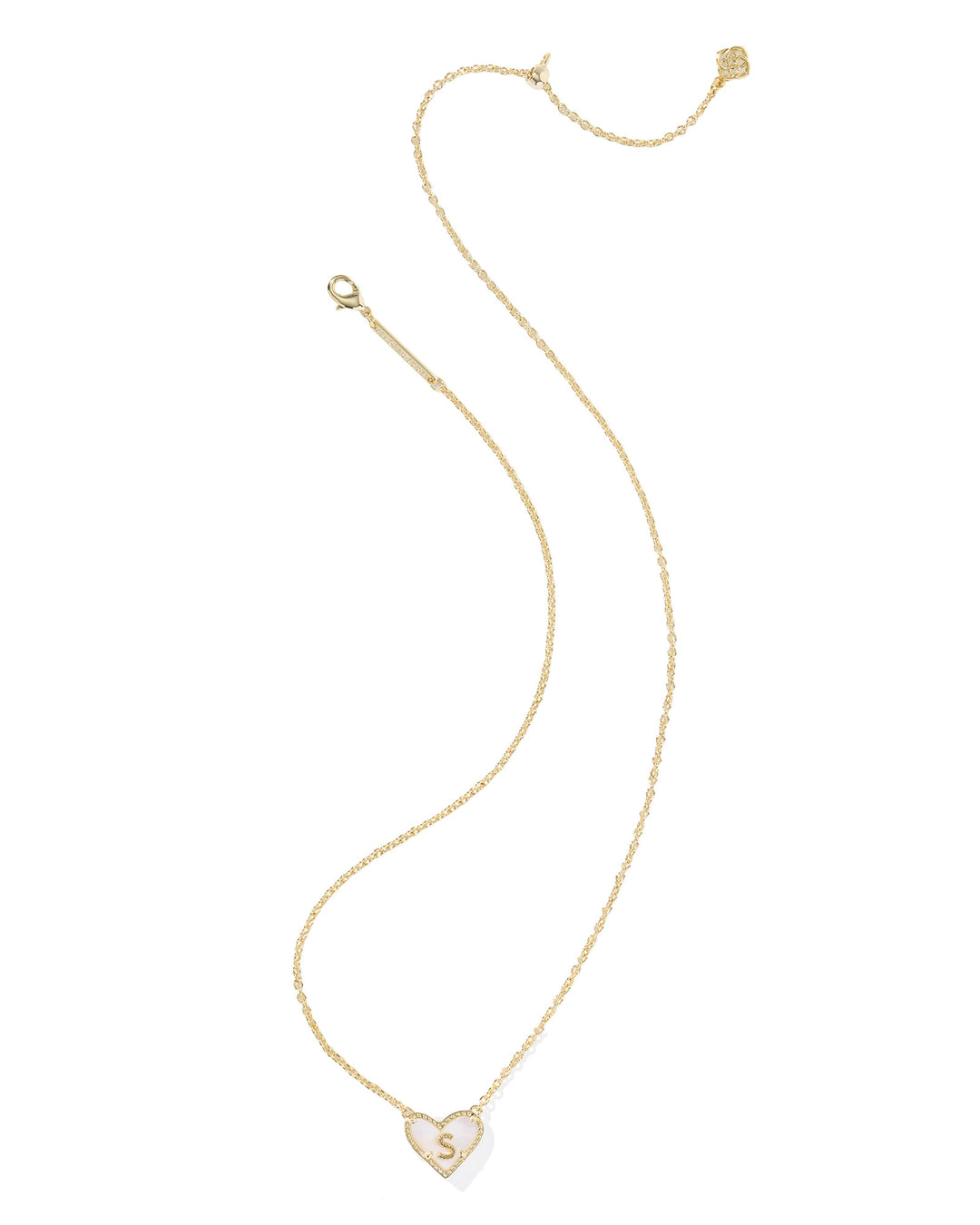 KENDRA SCOTT HEART LETTER S SHORT PENDANT NECKLACE - GOLD IVORY MOP