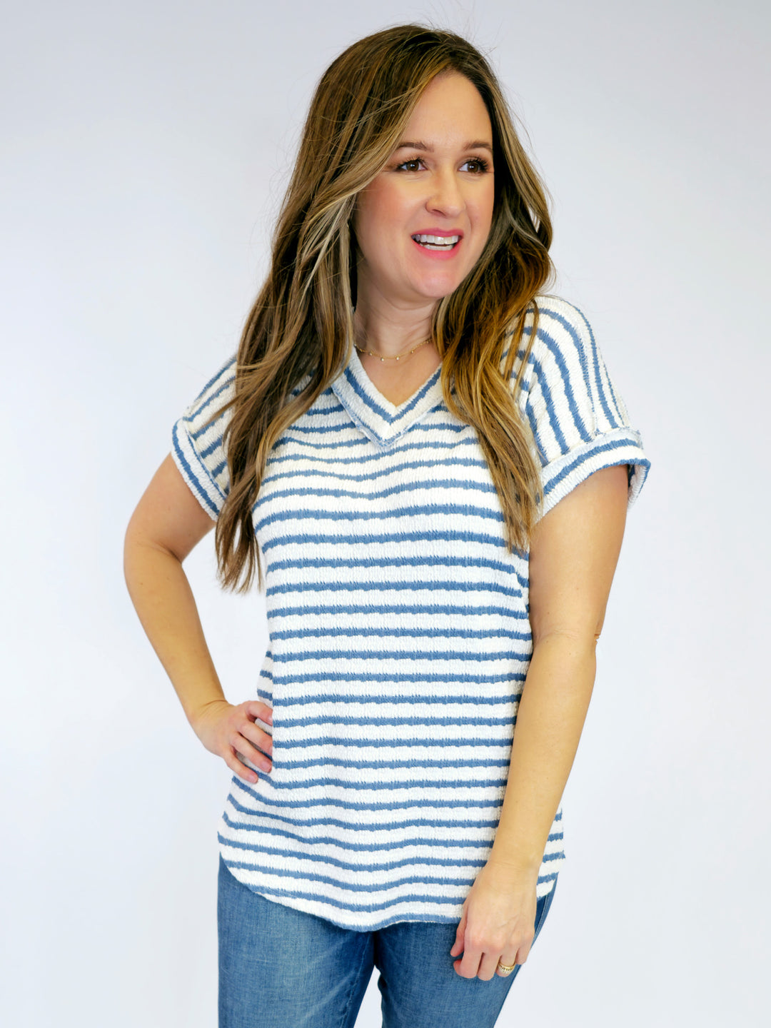 JACQUARD STRIPED VNECK TOP - CREAM/CHAMBRAY