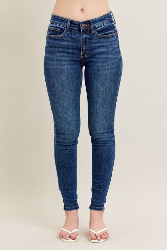 JUDY BLUE MIDRISE SKINNY JEAN - 29" INSEAM- MEDIUM WASH NO DISTRESSING