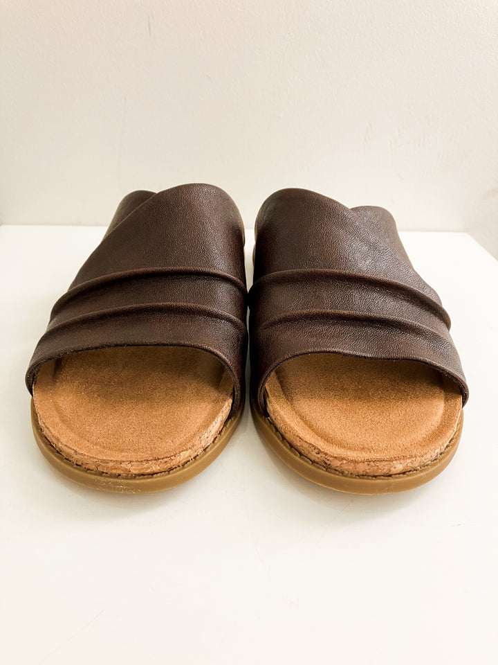 BLOWFISH NOELLE SLIDE FLAT SANDAL - BROWN