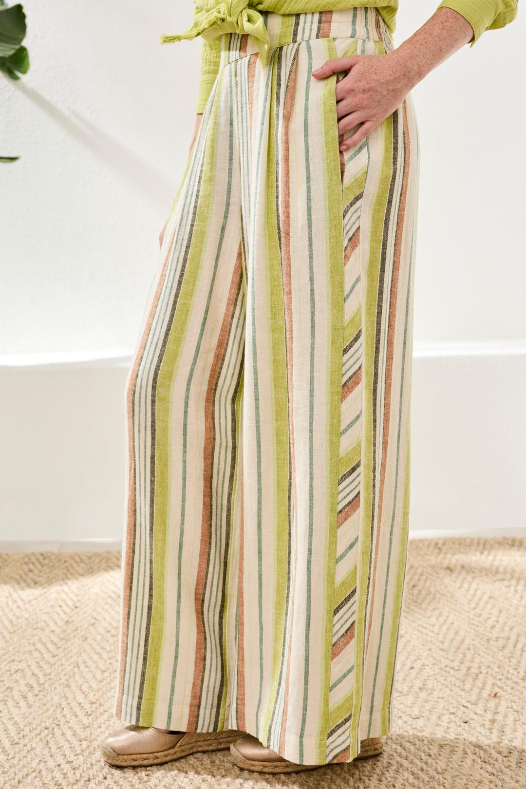 PULL-ON FLOWY WIDE PANT - KIWI ZEST
