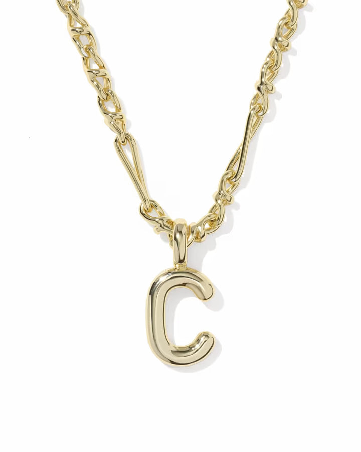 KENDRA SCOTT BUBBLE LETTER C SHORT PENDANT NECKLACE - GOLD