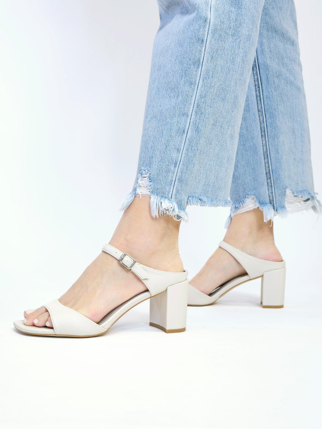 COCONUTS BY MATISSE DONNIE HEELED SANDALS - IVORY