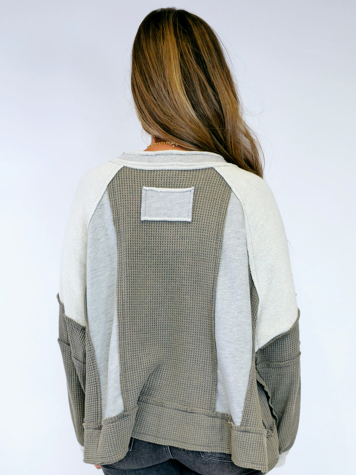 OVERSIZED THERMAL DISTRESSED TOP - GREY MIX