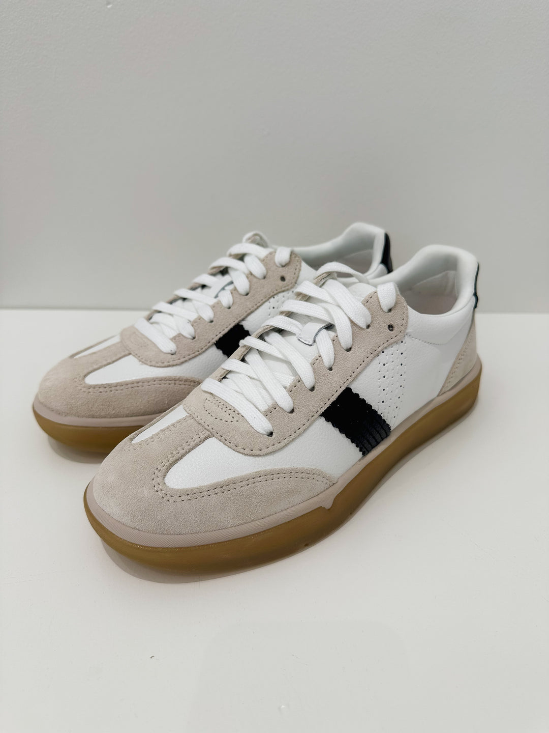 VIONIC CITY WALK LEATHER SHOES - WHITE/BLACK