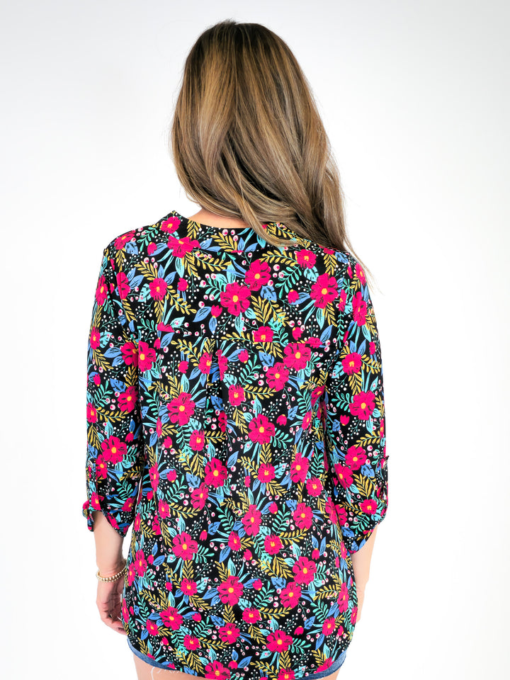 DEAR SCARLETT STRETCHY LIZ TOP WITH 3/4 SLEEVES - BLACK/ROSE TROPICAL