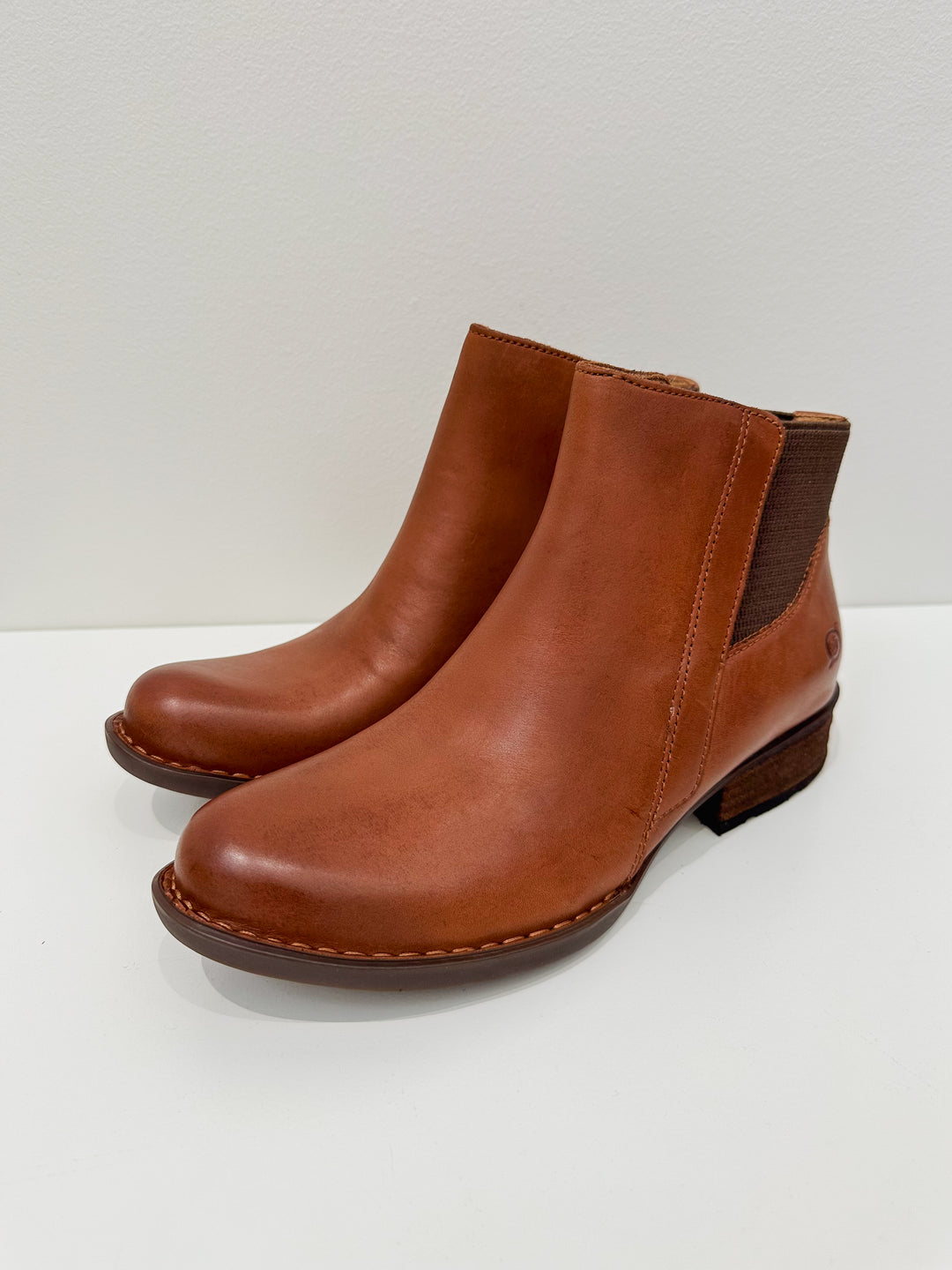 BORN KENDYL ANKLE BOOTS - BROWN