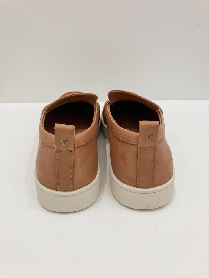 VIONIC UPTOWN SLIP ON LOAFER - CAMEL