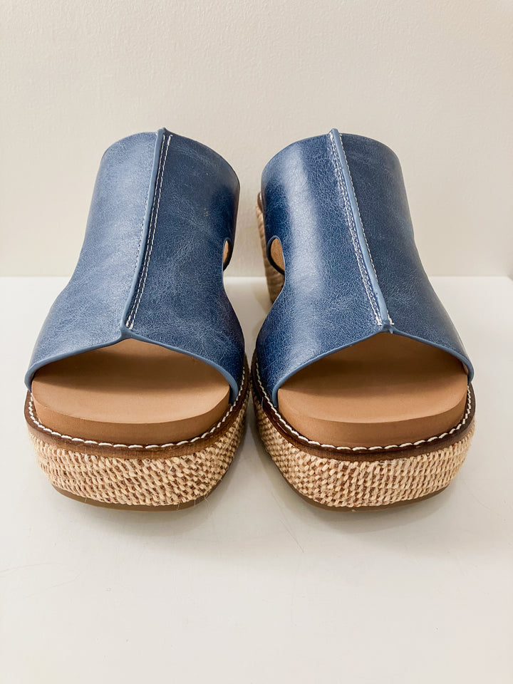 CORKY'S KISS N TELL WEDGE SANDAL - OCEAN