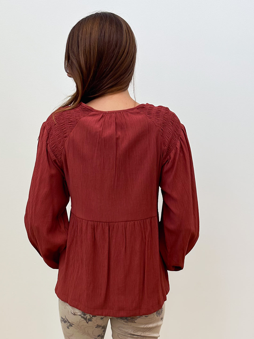 L/S CRINKLE TEXTURED BABYDOLL BUTTON TOP - CLAY