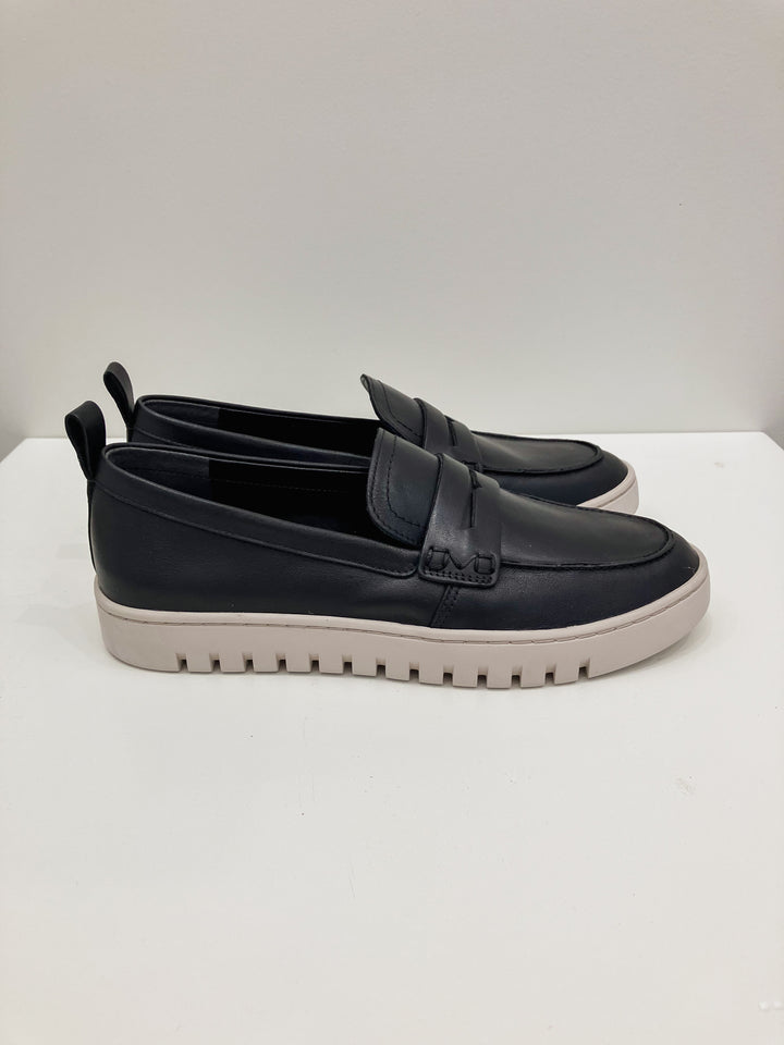 VIONIC UPTOWN SLIP ON LOAFER - BLACK