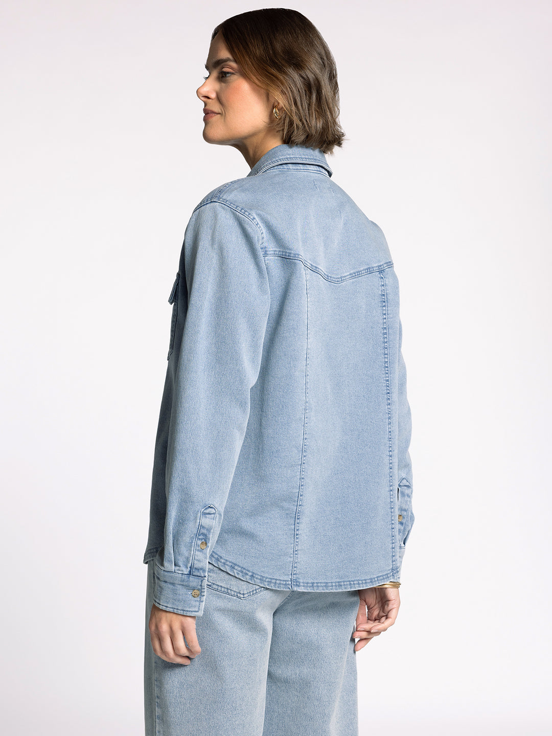 LONG SLEEVE COLLARED BUTTON UP DENIM RYLEE SHIRT - LIGHT WASH