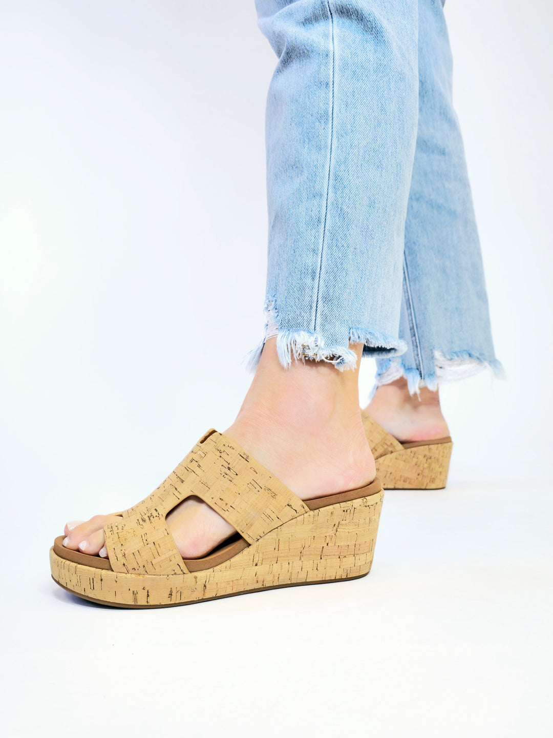 CORKY'S 'PUCKER UP' WEDGE SANDAL - SQUARE CORK